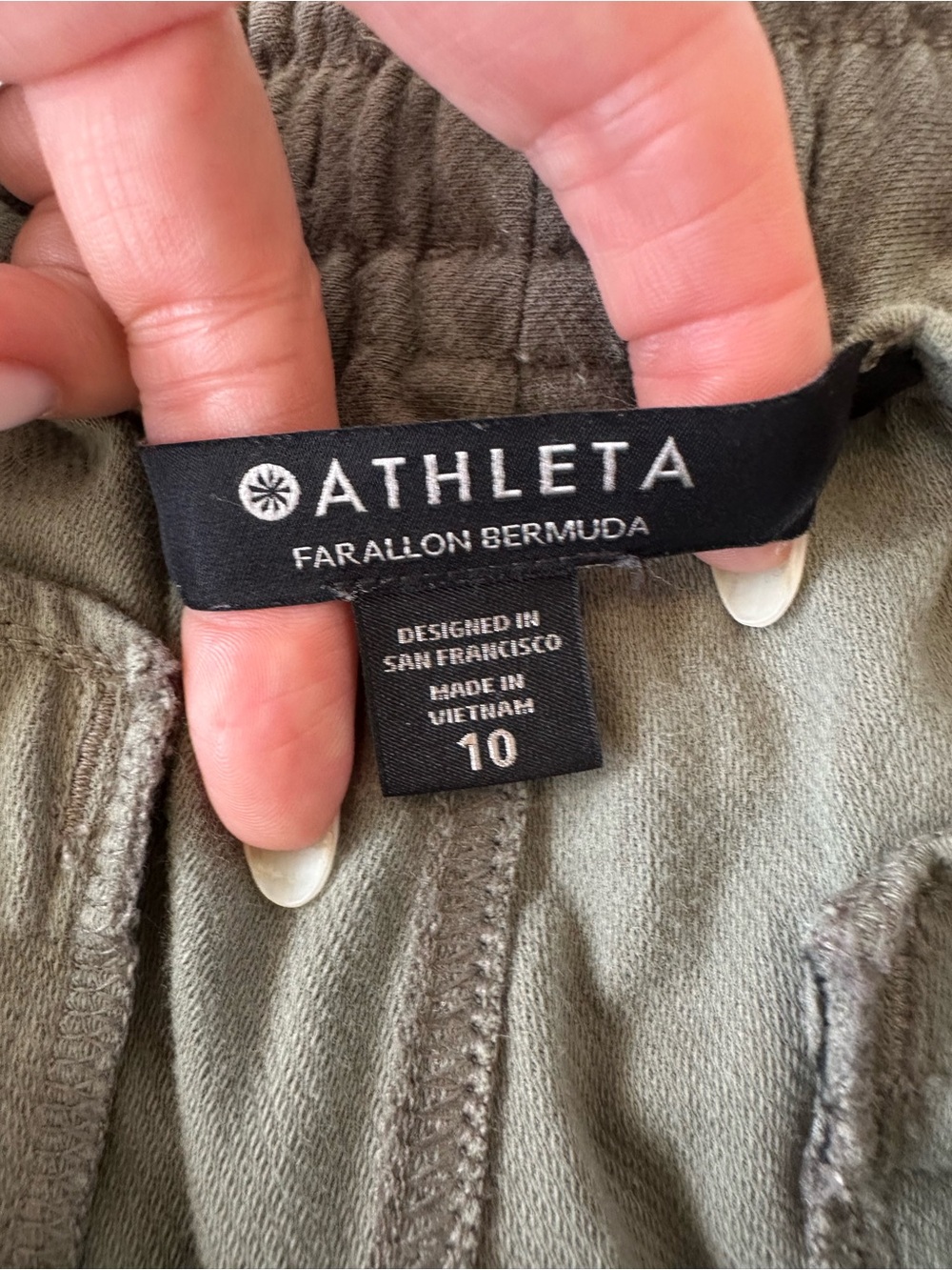 Athleta Farallon Stratum Camo Bermuda shorts in a Laurel Olive Camo - Picture 9 of 10